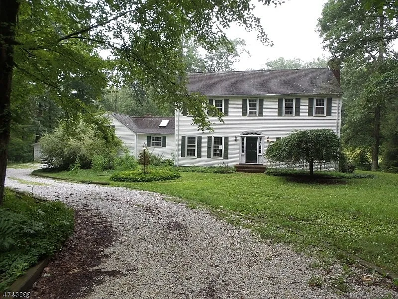 10 Hamilton Dr photo 1