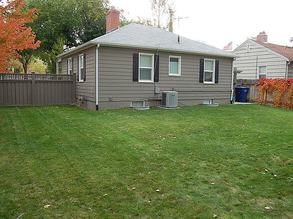 3rd image of 3086 S Kenwood St