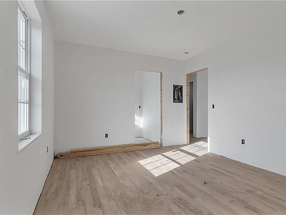 5th image of 86 Lynch St