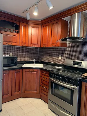 Sold by Azimuth Realty Corp | media 1