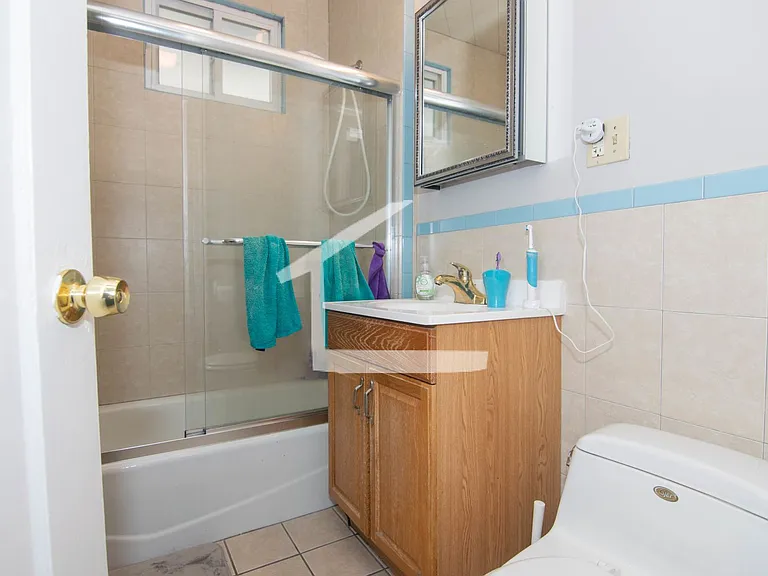 44 Long Ave #1 — Photo 2