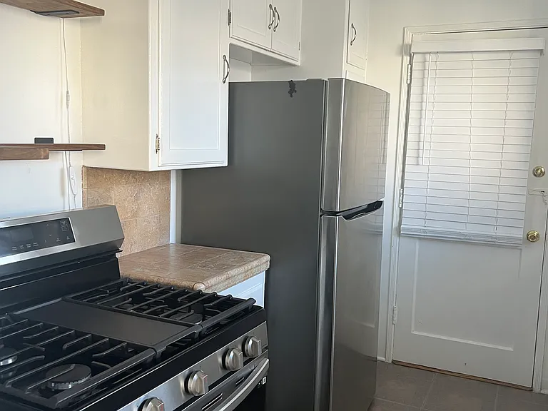 1252 Franklin St #D — Photo 7