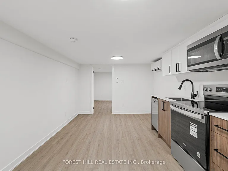 69 Claybrooke St #D — Photo 12