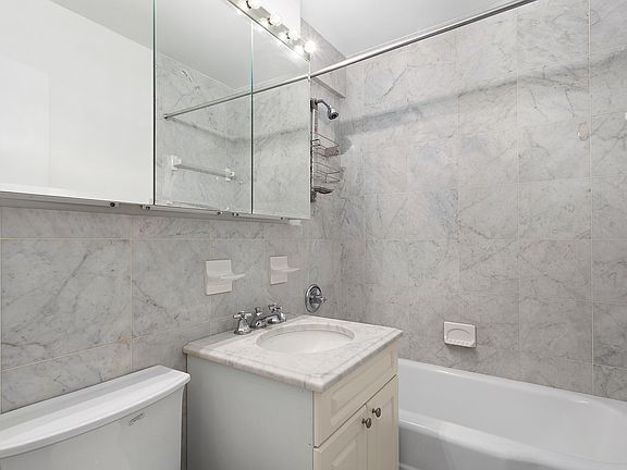 3rd image of 177 E 75th St APT 2C