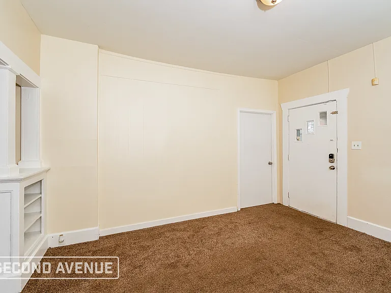 3201 Avenue E — Photo 8