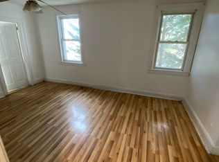 4 Steamboat Rd APT 2A, Great Neck, NY 11024