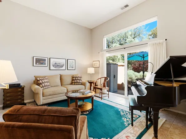 663 Bishops Lodge Rd APT 70, Santa Fe, NM 87501