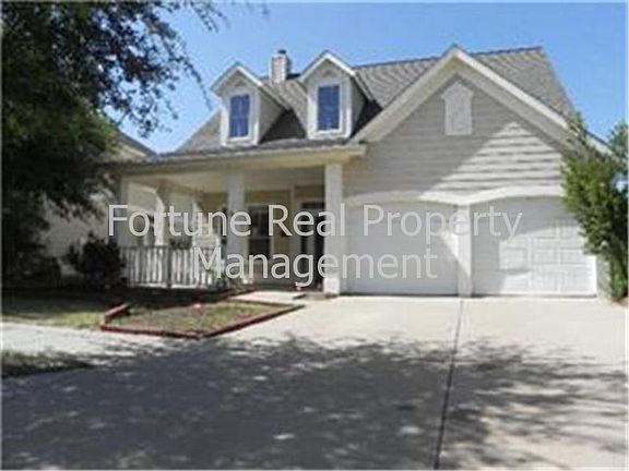 3rd image of 1311 Oakcrest Dr