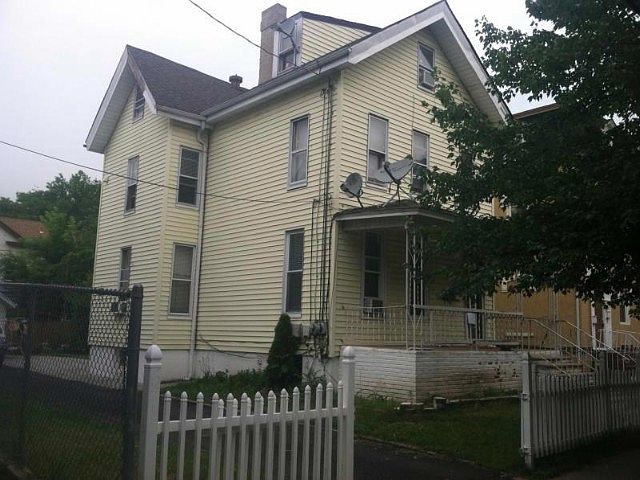 2nd image of 333-35 E 6th St
