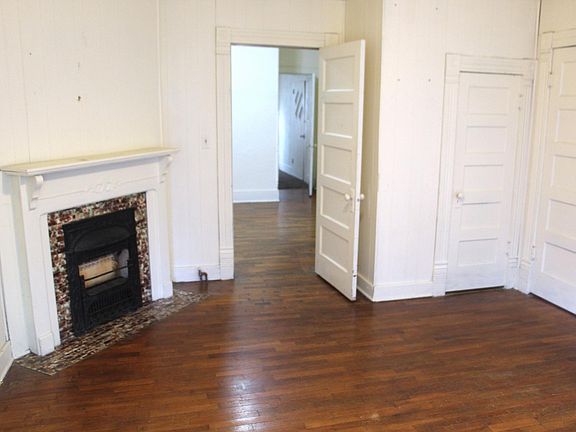 5th image of 410 S Elm St