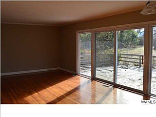 3rd image of 1512 Fairmont Dr
