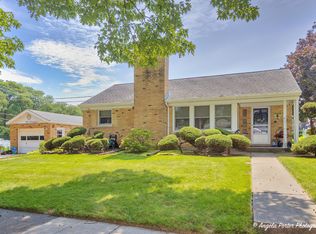 701 S Elmhurst Rd, Mount Prospect, IL 60056