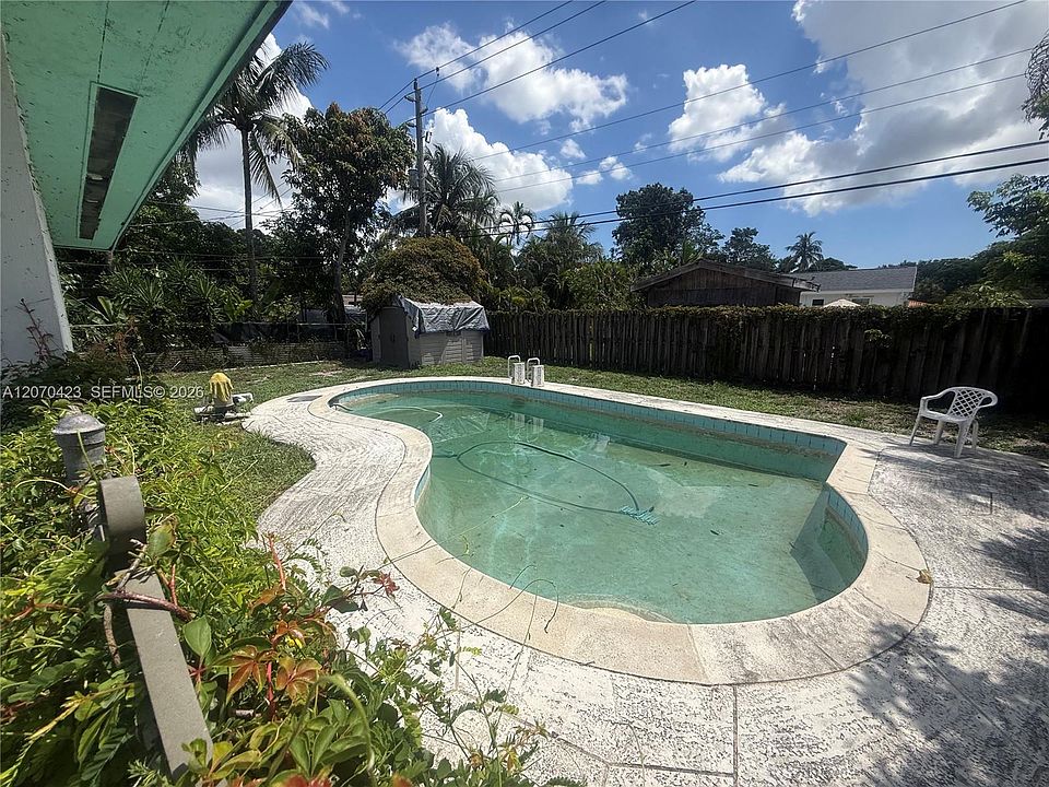 2nd image of 1464 SW 28th Way