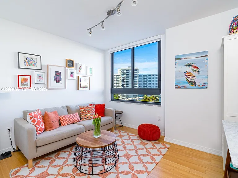1330 West Ave #711 — Photo 17