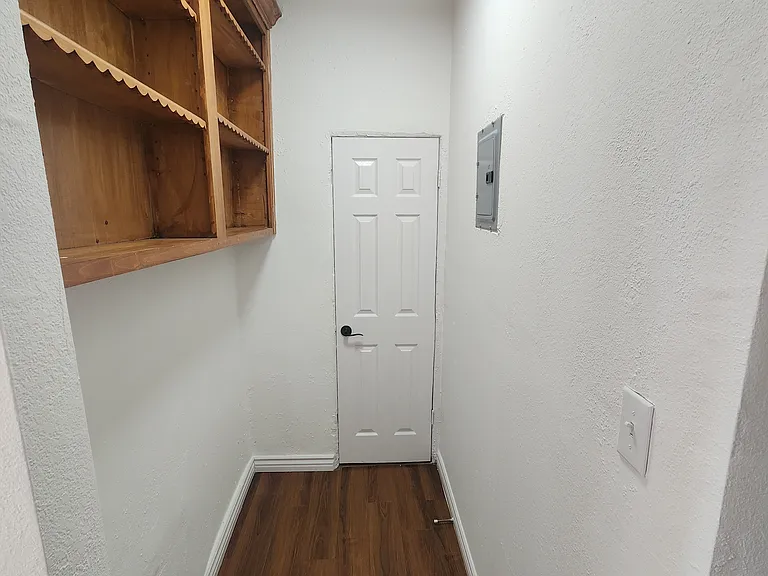 1152 N Kingsley Dr #202 — Photo 6