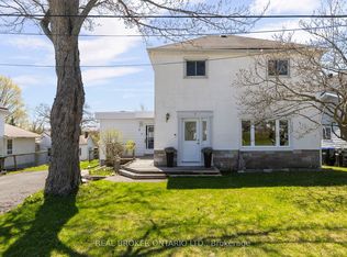 6 Lucy St, Penetanguishene, ON L9M 1K7