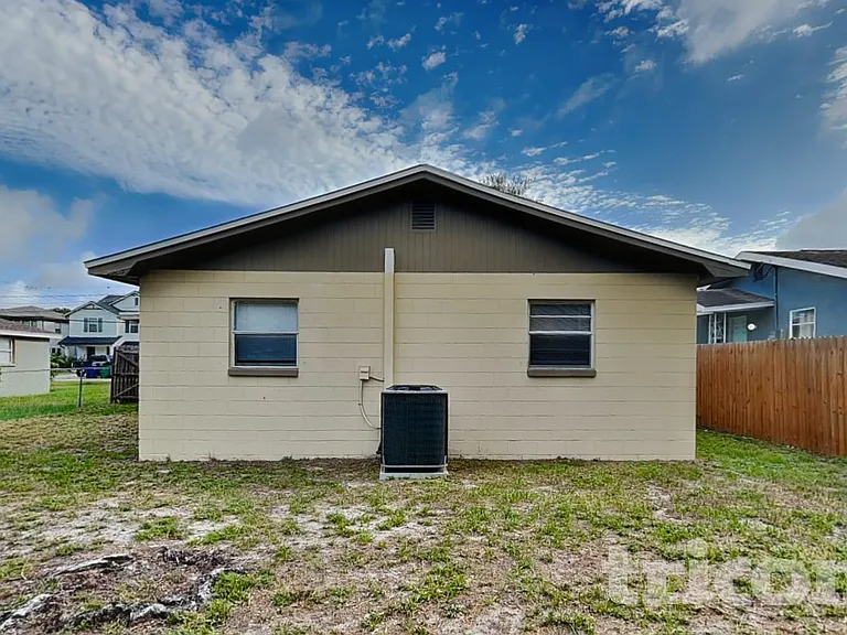 4118 W La Salle St — Photo 14