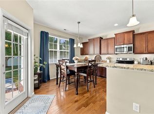 525 Hanbury Rd W, Chesapeake, VA 23322