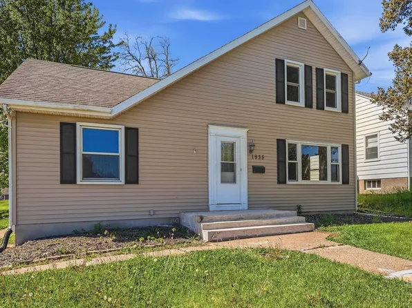 1935 N Grandview Ave, Dubuque, IA 52001