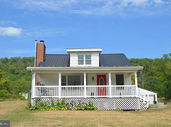 3182 Valley Rd, Berkeley Springs, WV 25411