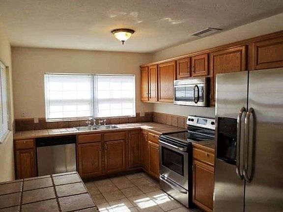3rd image of 111 66th Avenue Dr W