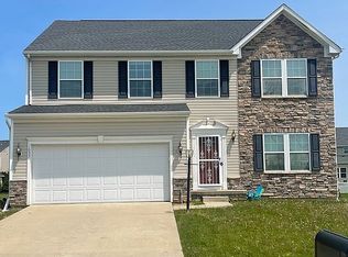 1653 Seabiscuit Dr NE, Canton, OH 44721