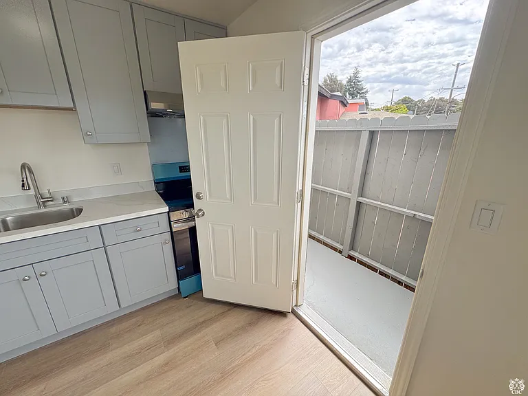 4802 Daisy St #2 — Photo 10