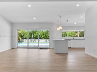 560 Hampton Ln, Key Biscayne, FL 33149