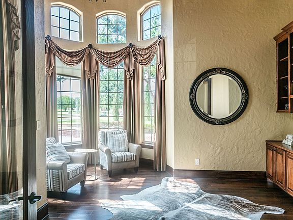3rd image of 17 La Paz Cir