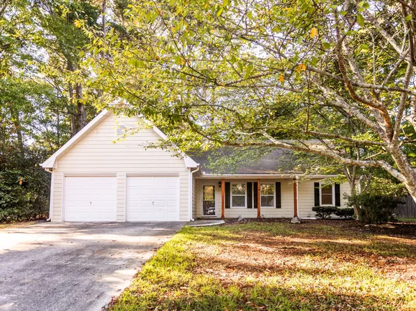 1135 Burning Bush Dr, Loganville, GA 30052