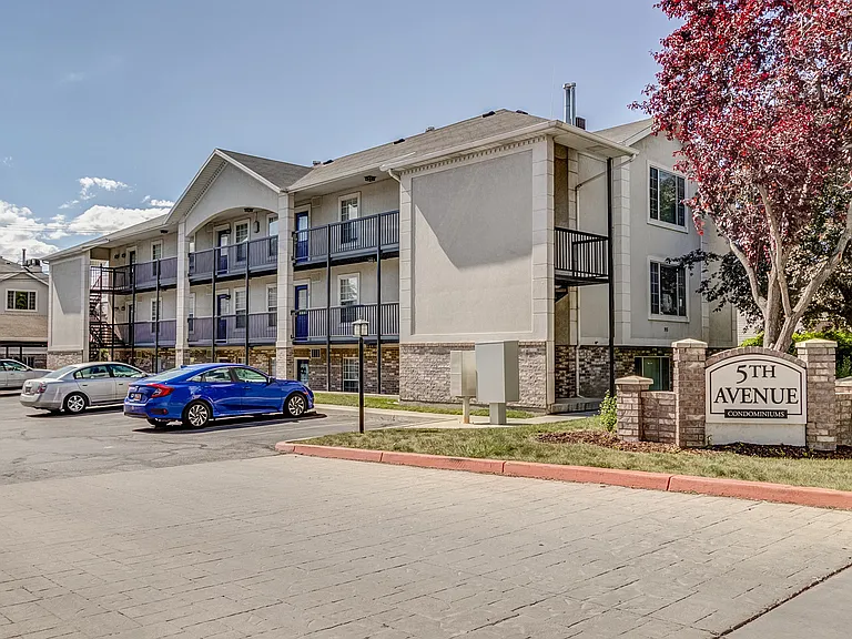 915 N 500 W #16 — Photo 1