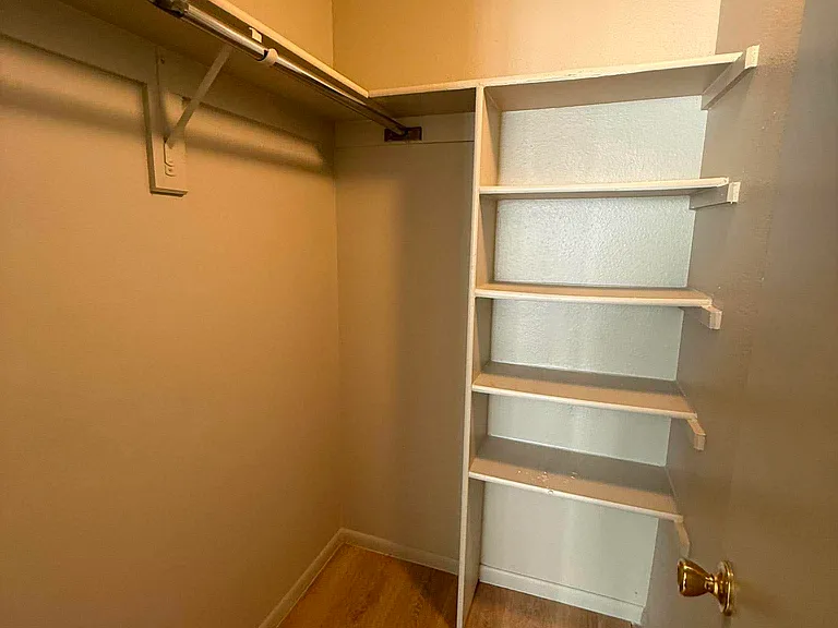 871 S Uravan Ct #D — Photo 7