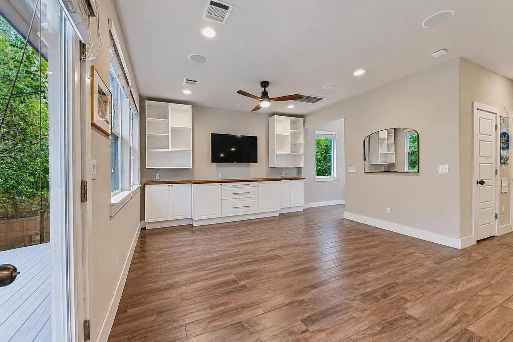 3 bed, 2.5 bath, 1736 sqft, $3,000 — Photo 2