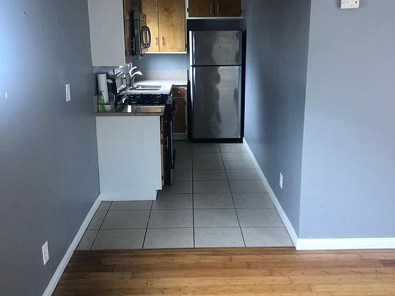 3rd image of 3372 Overland Ave #1