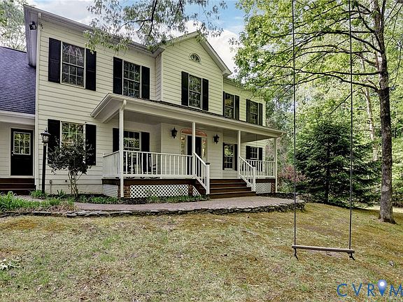 3rd image of 16101 Daybreak Ln