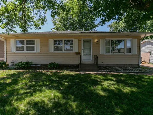 3017 W Lombard St, Davenport, IA 52804