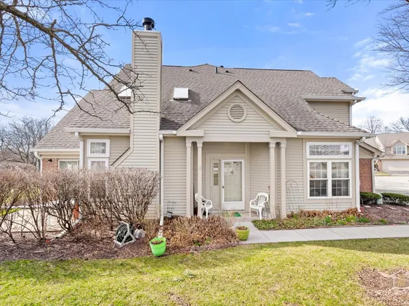 110 N Knollwood Dr, Schaumburg, IL 60194