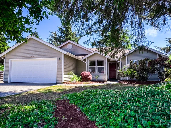 33722 Lake Front Dr, Warrenton, OR 97146