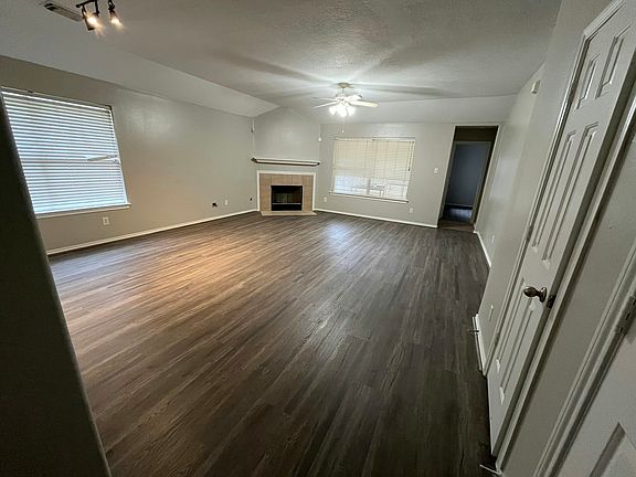 2nd image of 7338 Somerset Hill Ln