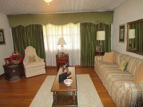 3rd image of 6011 Syracuse Ct