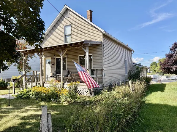 2018 Jackson STREET, Two Rivers, WI 54241