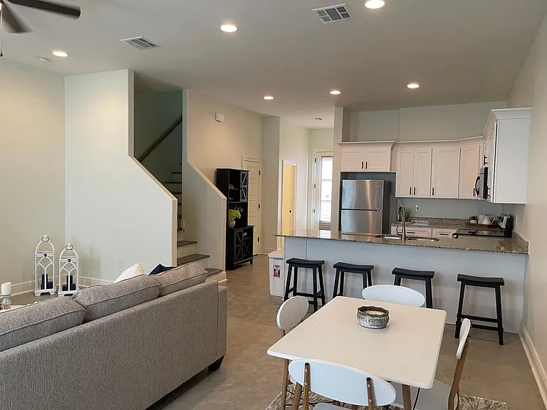 721 Almonaster Rd — Photo 18