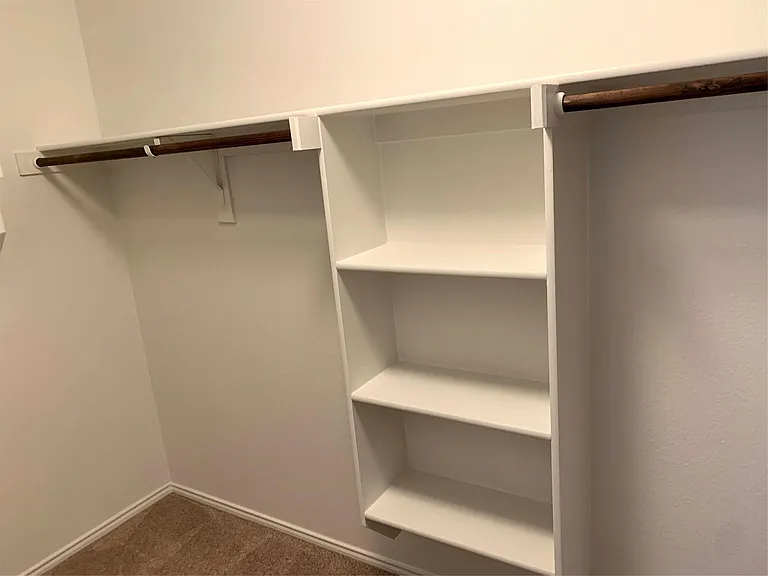2444 Larimar Dr — Photo 14