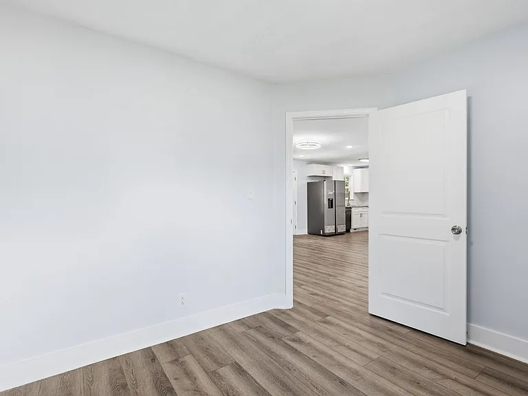 221 Bob White Dr — Photo 16