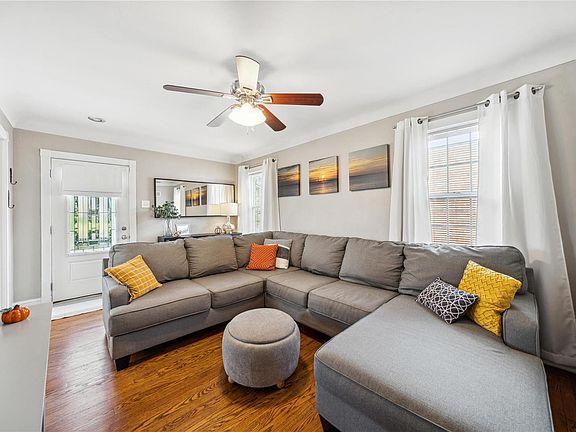 3rd image of 1504 Collins Ave