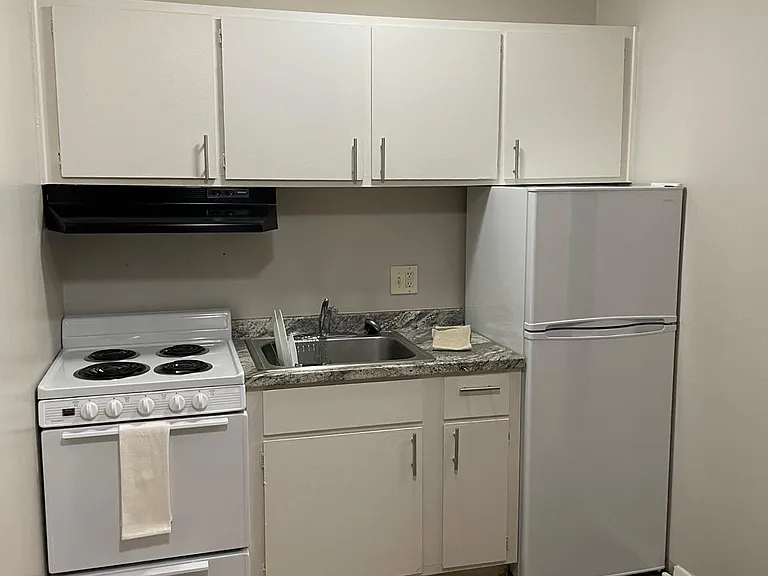 140 Wood Street — Photo 9
