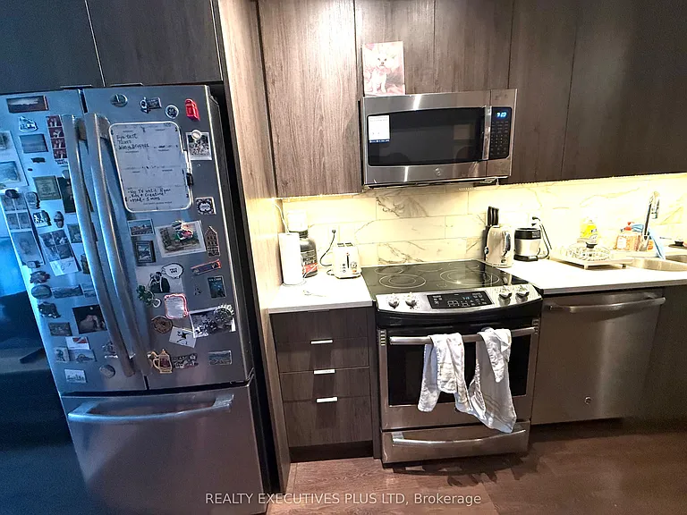 50 Bruyeres Mews #518 — Photo 25