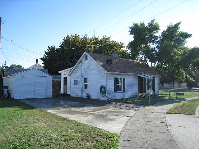 1st image of 1404 E Lacrosse Ave
