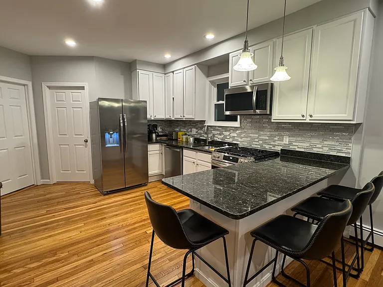 7 Pinckney Pl #2 — Photo 1