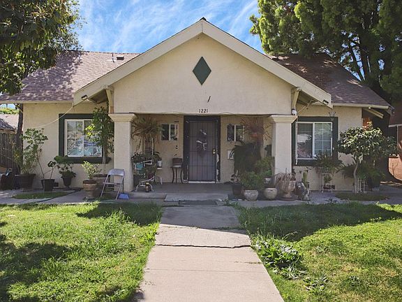2nd image of 1221 N Sierra Nevada St